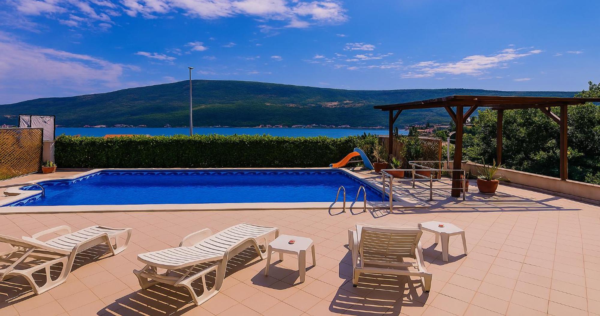 Villa Sea-N-Sun, 7 Bedrooms & Pool, Nearby Portonovi Marina. Ðenovići Dış mekan fotoğraf